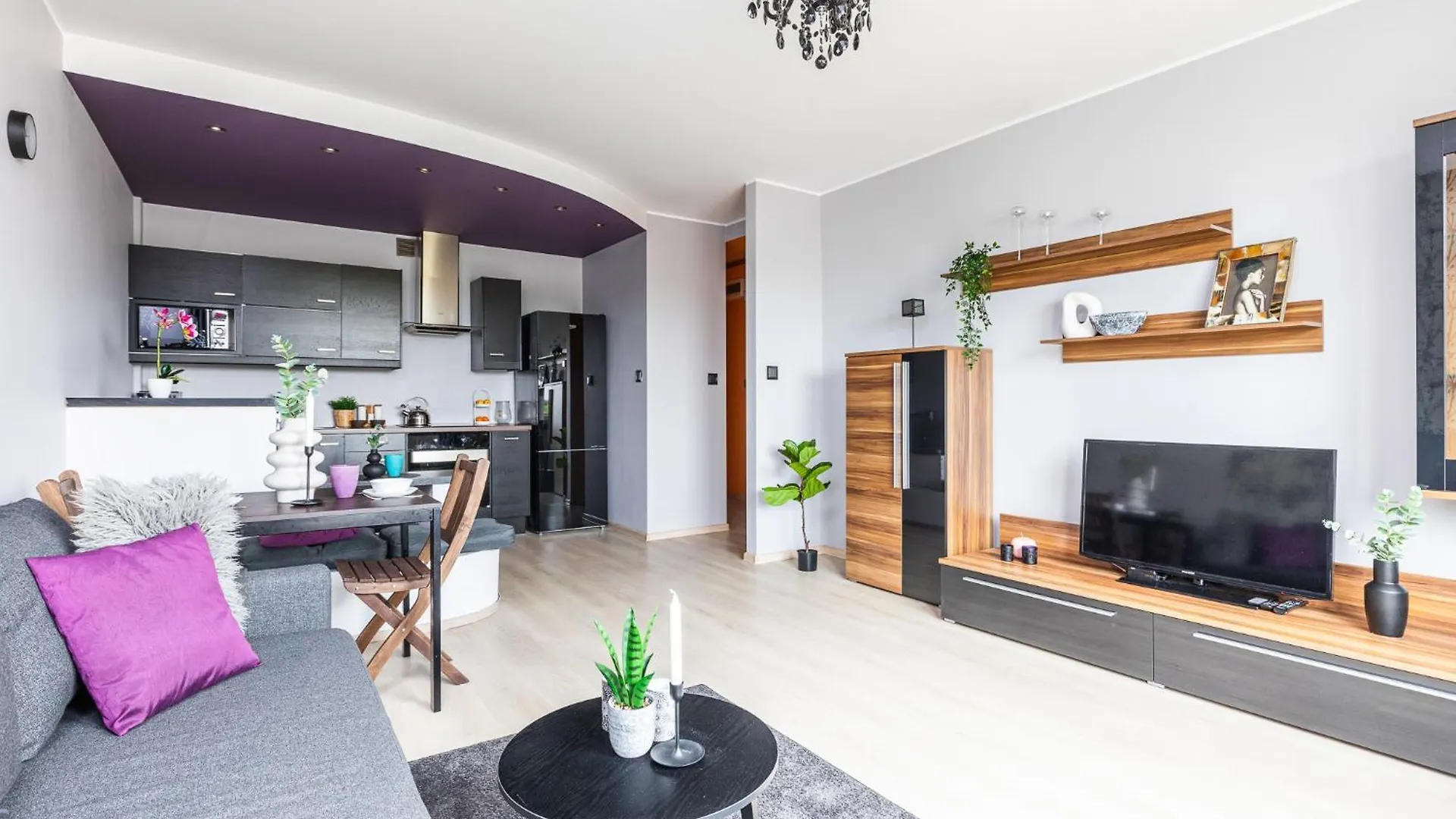 Superapart Pozarowa 3B, Parking Warsaw Apartment